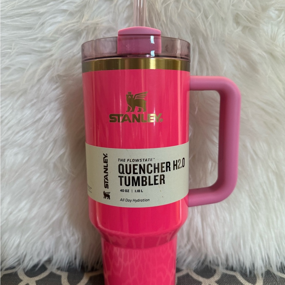 Stanley Pink Parade Quencher H2O Tumbler 40oz